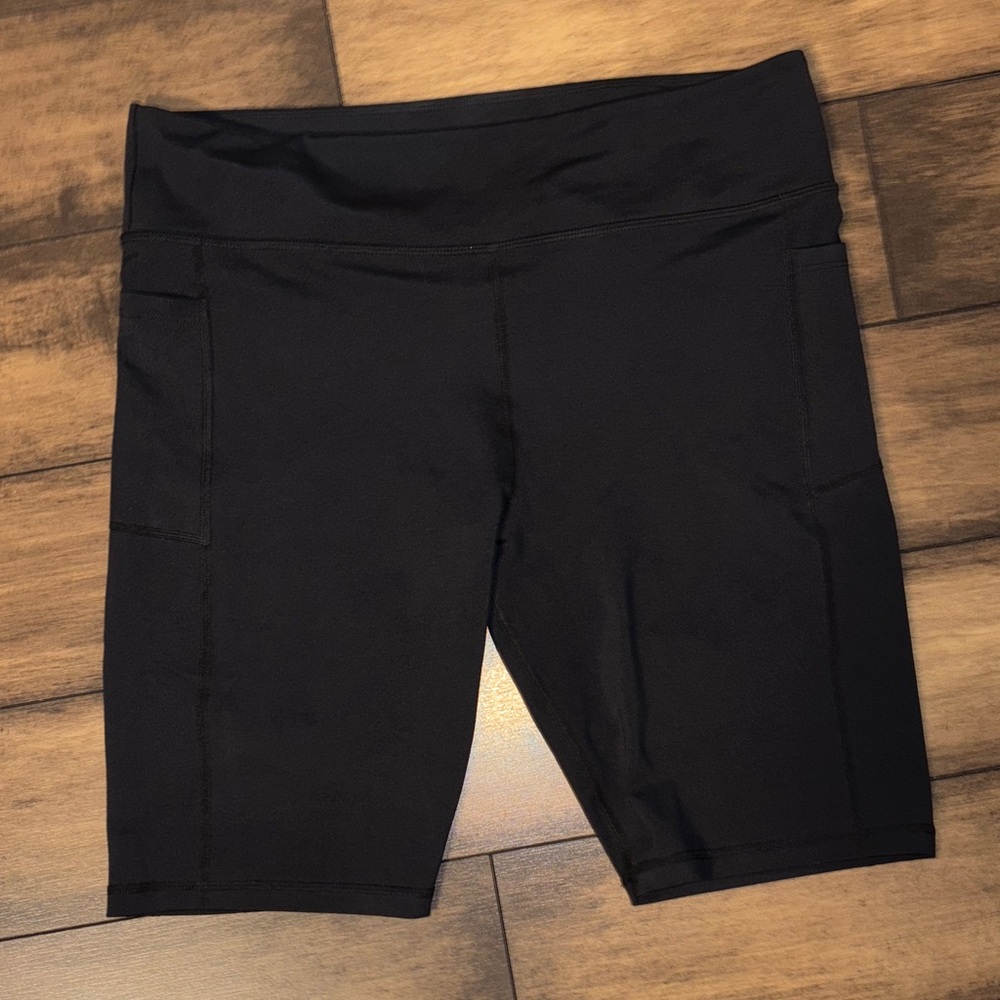 Zyia Bike short with pockets